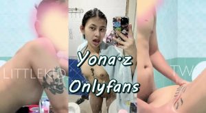 คลิปหลุด Onlyfans น้องโยนา yona.z ท่าหมาคาห้องน้ำกับหวานใจ ก็ในห้องมันคงจะเบื่อคงจำเจ เลยลากผัวมาเยกันก่อนอาบน้ำซะเลย