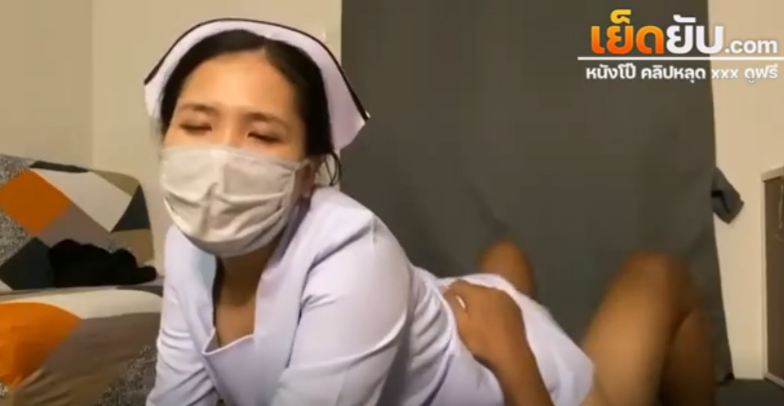 คลิปหลุด natty_horny น้องเเนตตี้ สาวสวยพยาบาลสาวออกเวรมาก็โดนแฟนหนุ่มจับเย็ดหีรอเลยคาชุดยังไม่ได้ทำไรเลยโดนเย็ดก่อนค่อยไปอาบน้ำ